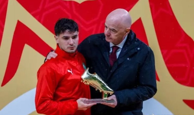 开云官网下载-一朝失足成罪人！迪亚斯失点后续：本人落泪道歉，队友拒绝原谅他|点球|摩洛哥|塞内加尔|非洲杯|球员_新浪新闻