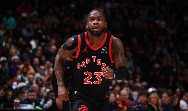 kaiyun login-问题不大！谢德疑似崴脚受伤&amp;一瘸一拐回到替补席 随后返回比赛